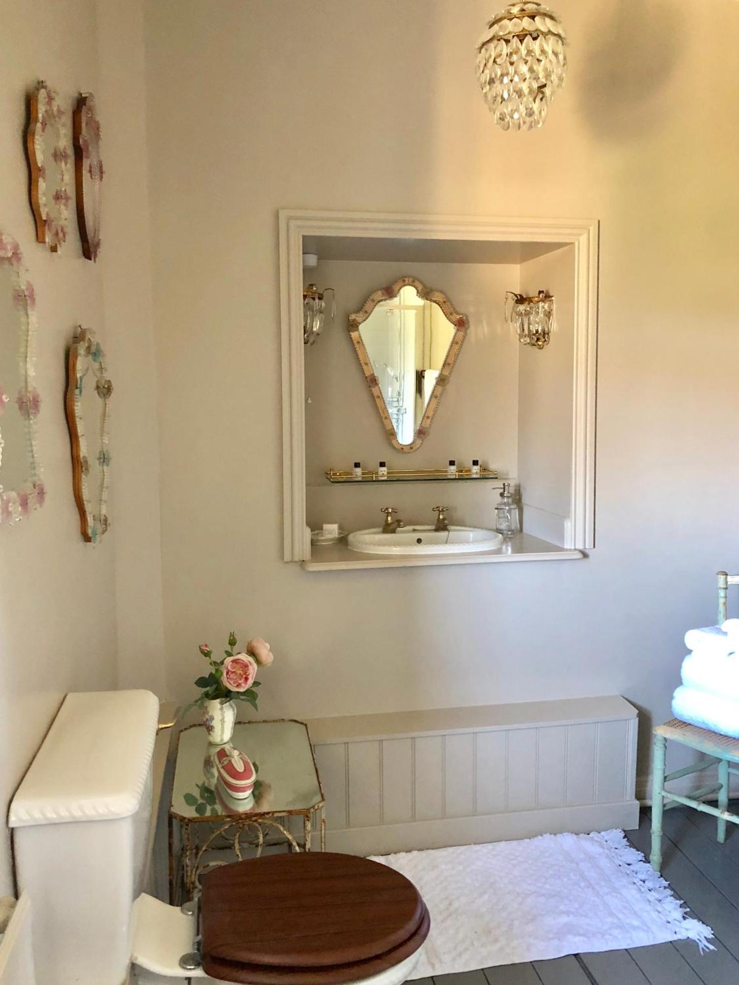 Pytts House Boutique Bed & Breakfast 버포드 객실 사진